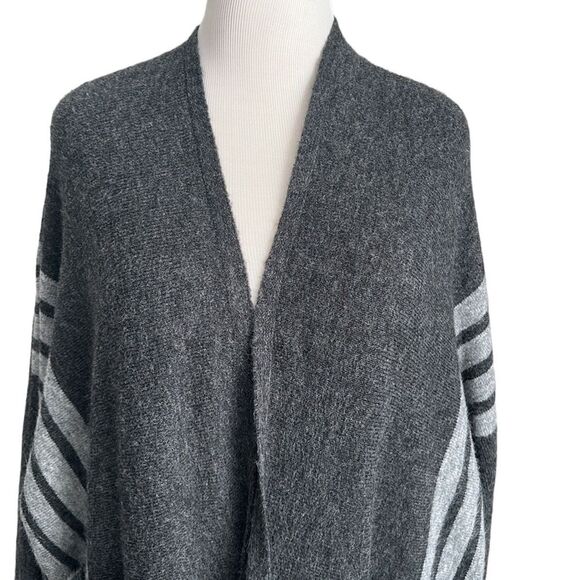 Veveret Women’s Wool Blend Grey Striped Open Front Pockets Cardigan Sweater M/L - Picture 3 of 13